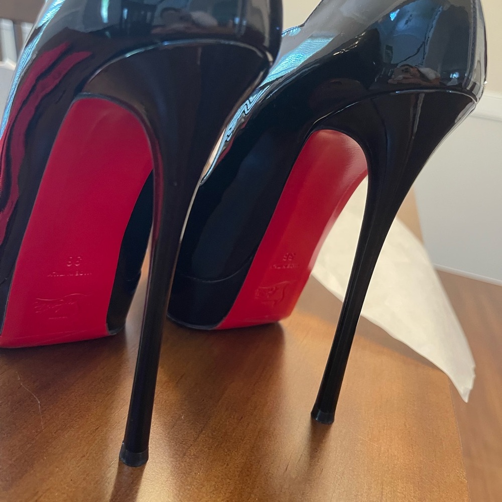 AUTHENTIC CHRISTIAN LOUBOUTIN BRAND NEW!!!